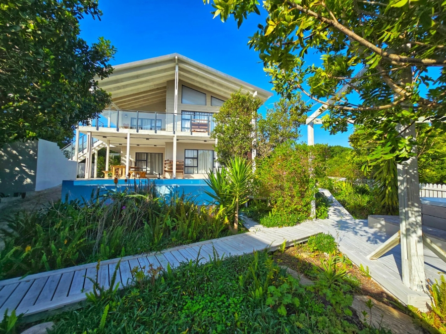 7 Bedroom Property for Sale in Kingfisher Creek Western Cape